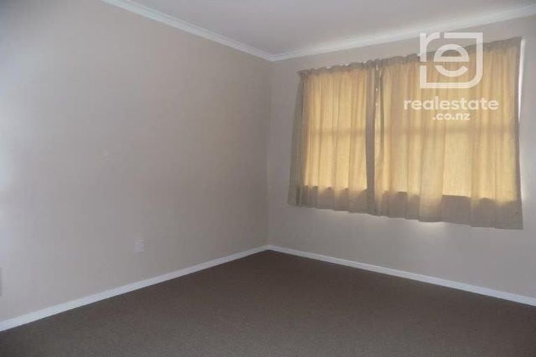 Photo of property in 76 Fitzwater Place, Henderson, Auckland, 0612