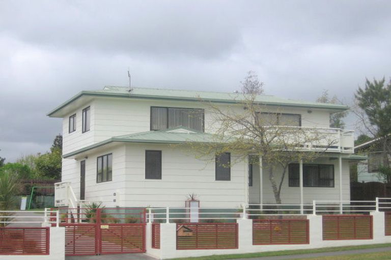 Photo of property in 26 Frederick Street, Two Mile Bay, Taupo, 3330