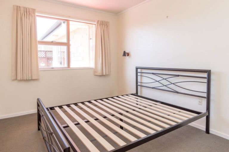 Photo of property in 15 Pinedale Parade, Milson, Palmerston North, 4414