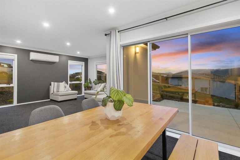 Photo of property in 158 Endeavour Drive, Whitby, Porirua, 5024