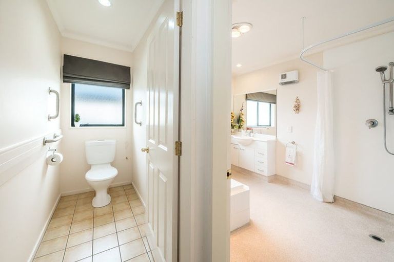 Photo of property in 18 Lorna Irene Drive, Raumati South, Paraparaumu, 5032