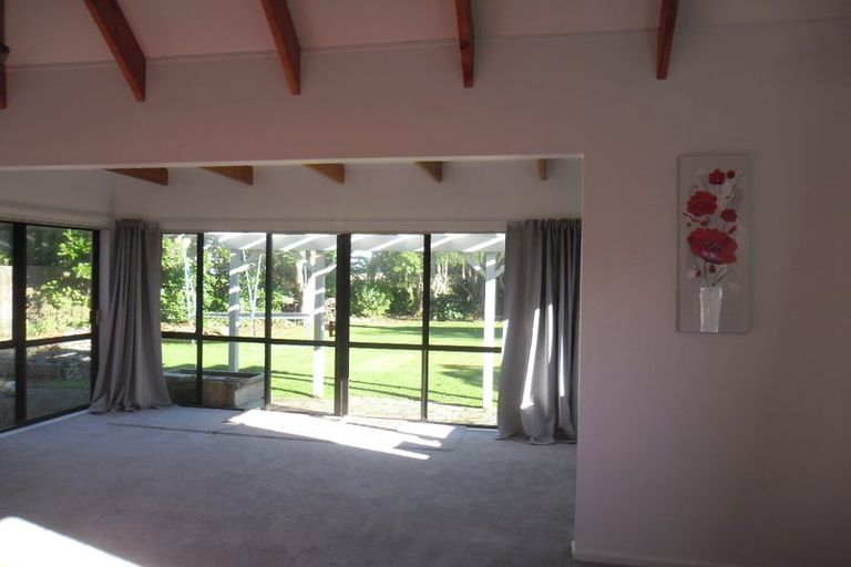 Photo of property in 7 Hurworth Grove, Waikanae, 5036