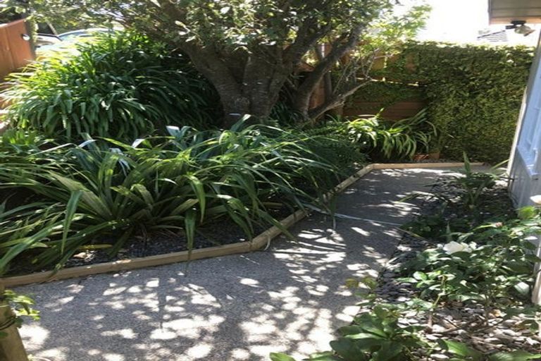 Photo of property in 106 Ironside Road, Johnsonville, Wellington, 6037