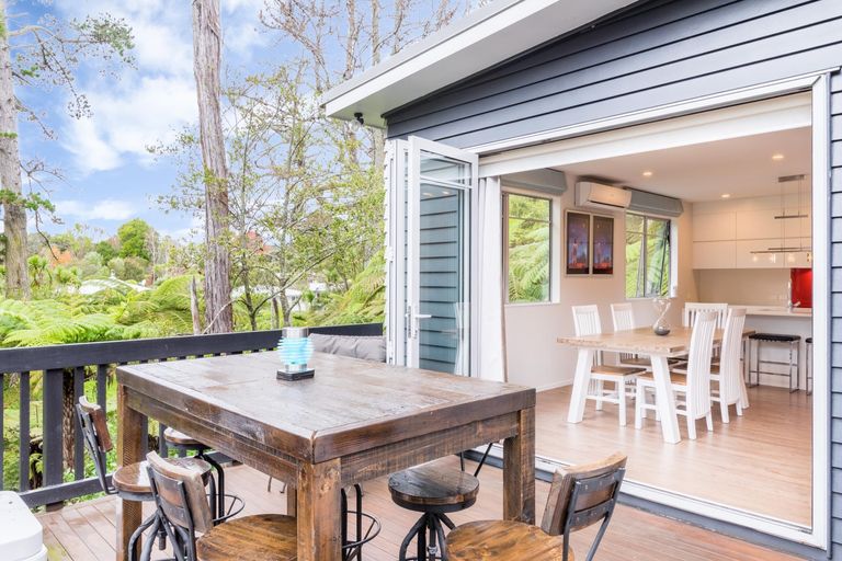 Photo of property in 20e Konini Road, Titirangi, Auckland, 0604