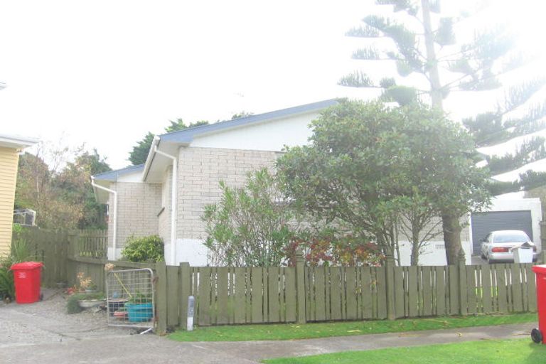 Photo of property in 21 Stipulate Place, Ascot Park, Porirua, 5024