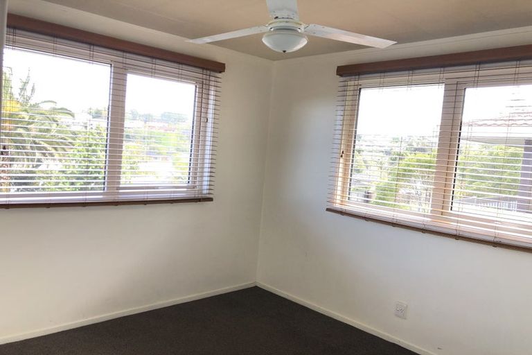 Photo of property in 118 Stapleford Crescent, Browns Bay, Auckland, 0630