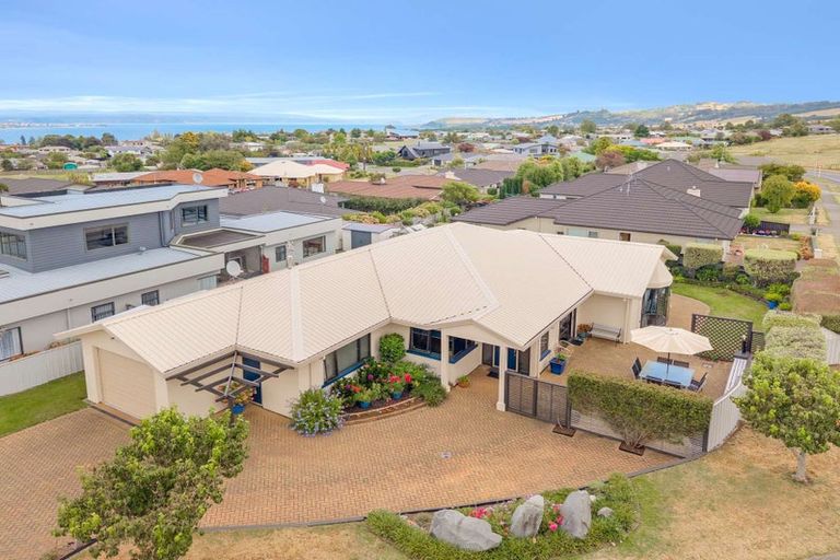 Photo of property in 1 Vaucluse Drive, Nukuhau, Taupo, 3330