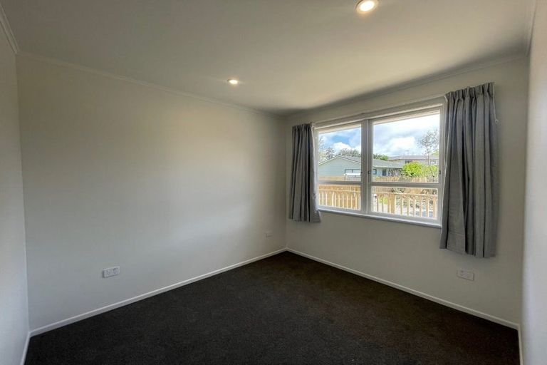 Photo of property in 35 Tarata Crescent, Mangere Bridge, Auckland, 2022