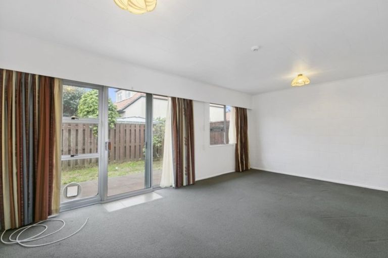Photo of property in 50b Whites Line West, Woburn, Lower Hutt, 5010