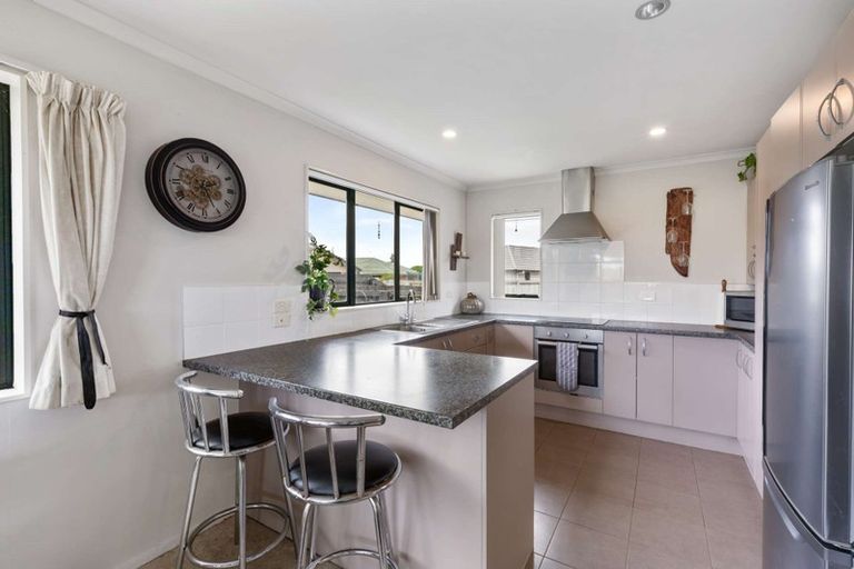 Photo of property in 26 Breaker Grove, Waiuku, 2123