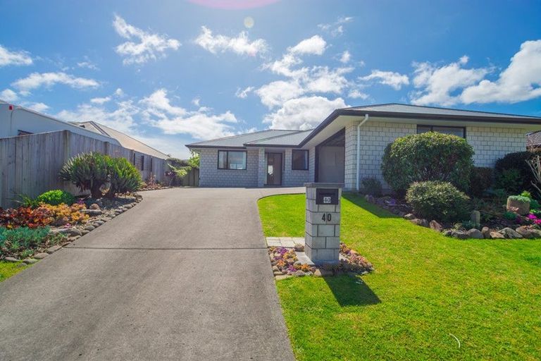 Photo of property in 40 Golden Shore Place, Coromandel, 3506