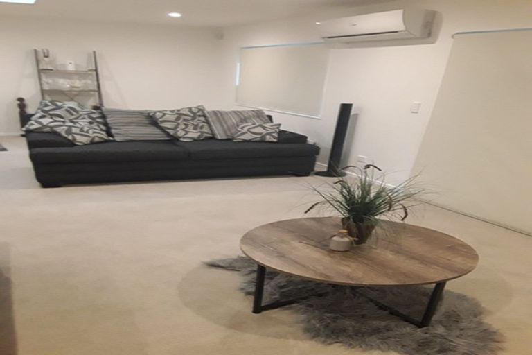 Photo of property in 5b Melia Place, Stanmore Bay, Whangaparaoa, 0932