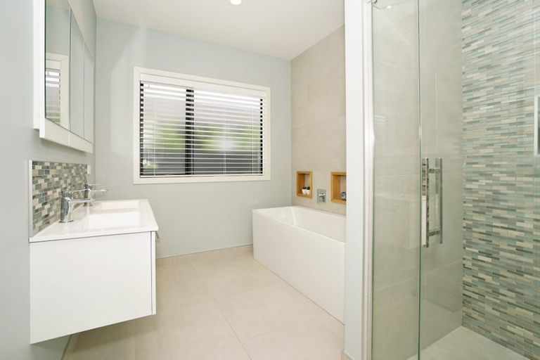 Photo of property in 71 Roy Hilton Drive, Flagstaff, Hamilton, 3210