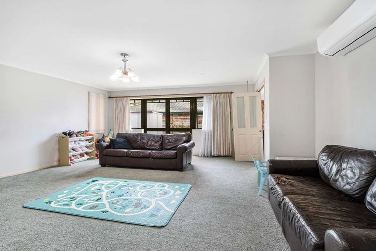 Photo of property in 30 Strachan Way, Highbury, Palmerston North, 4412