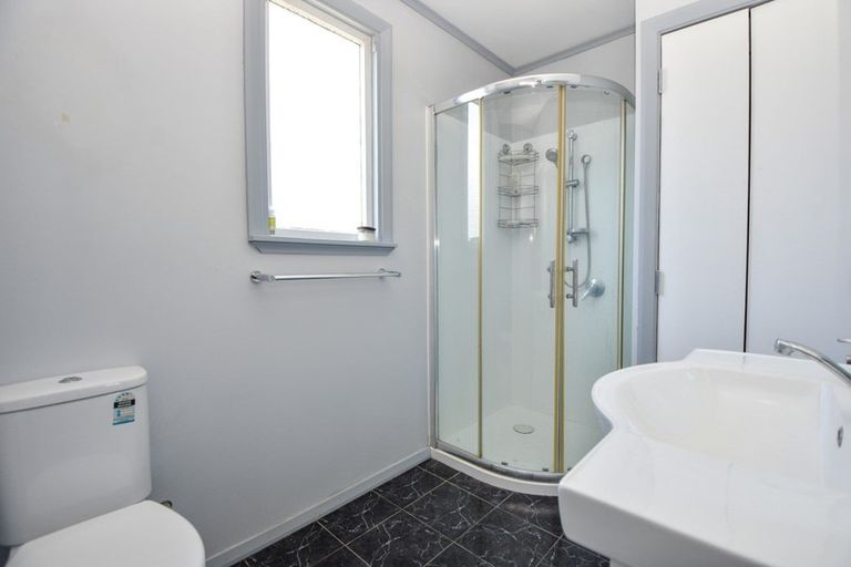 Photo of property in 13 Moreton Road, Carterton, 5713