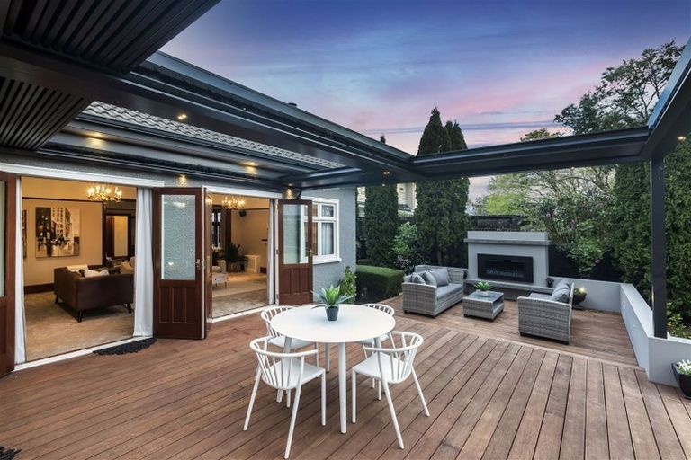 Photo of property in 121 Weston Road, St Albans, Christchurch, 8052