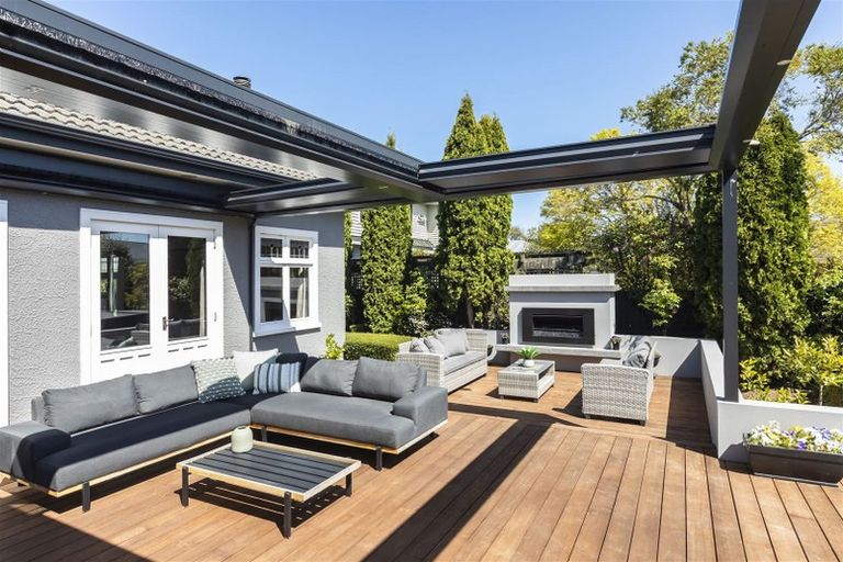 Photo of property in 121 Weston Road, St Albans, Christchurch, 8052