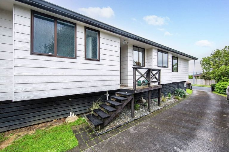 Photo of property in 12 Sandgate Avenue, Botany Downs, Auckland, 2010