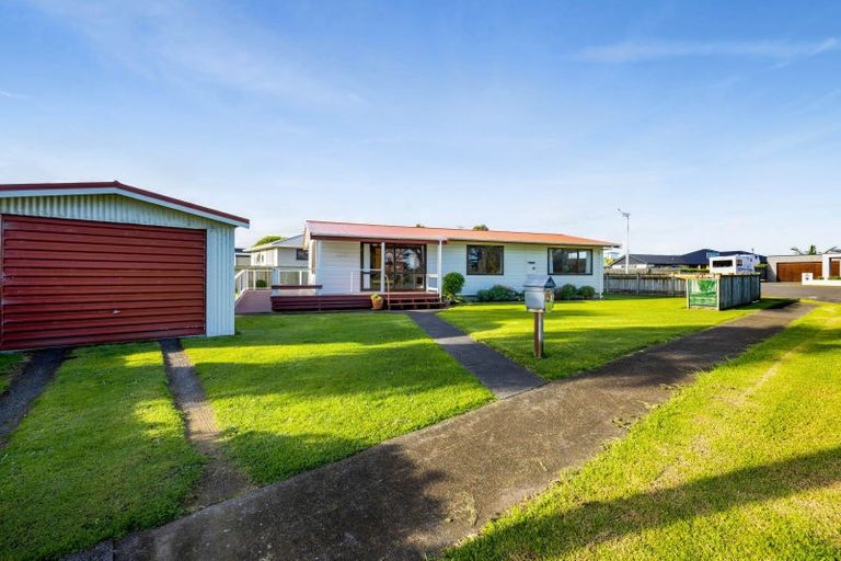 Photo of property in 1 Domett Street, Opunake, 4616