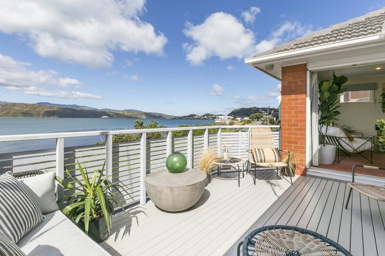 Photo of property in 283 Karaka Bay Road, Karaka Bays, Wellington, 6022