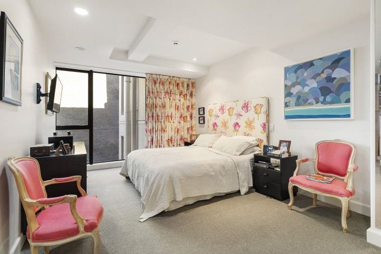 Photo of property in 11/310 Oriental Parade, Oriental Bay, Wellington, 6011