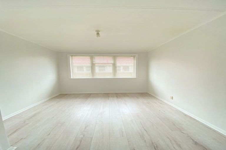 Photo of property in 48 Arimu Road, Papakura, 2110