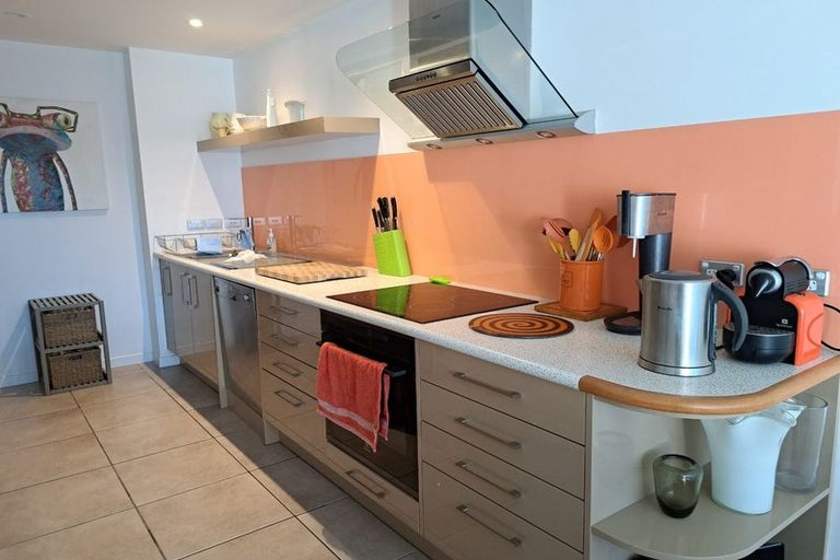 Photo of property in Portal Apartments, 6b/42 Cable Street, Te Aro, Wellington, 6011