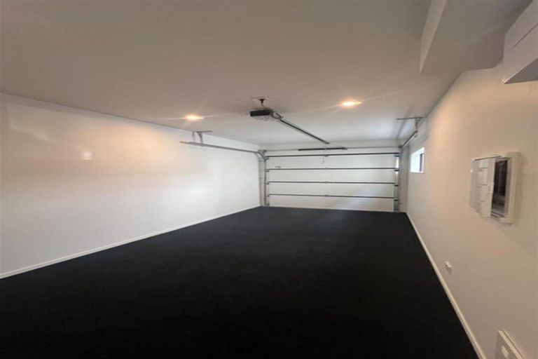 Photo of property in 62 Whare Kauri Road, Papakura, 2110