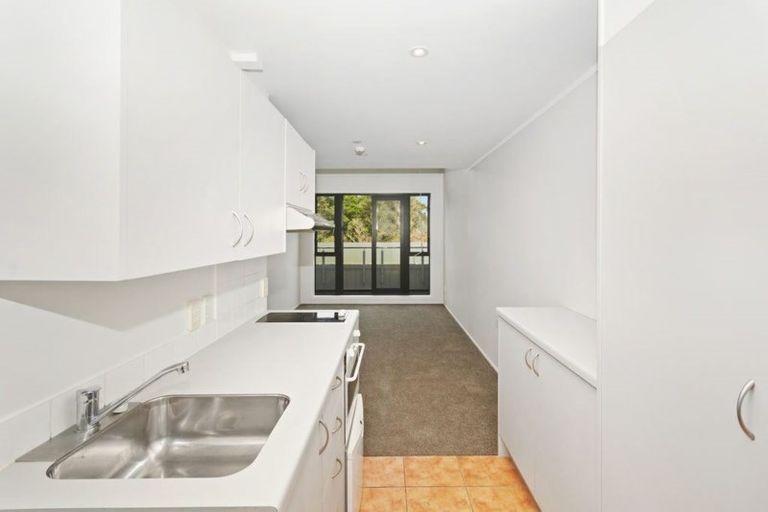 Photo of property in 17b/30 Westward Ho, Glen Eden, Auckland, 0602