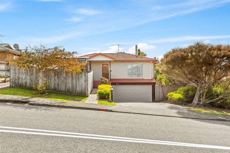 Photo of property in 51 Broadfield Street, Massey, Auckland, 0614