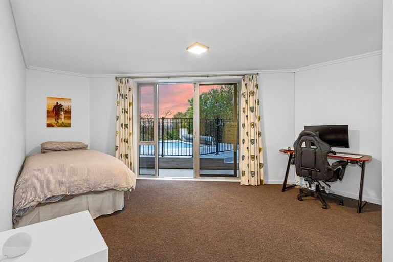 Photo of property in 19 Luxton Place, Mount Pleasant, Christchurch, 8081