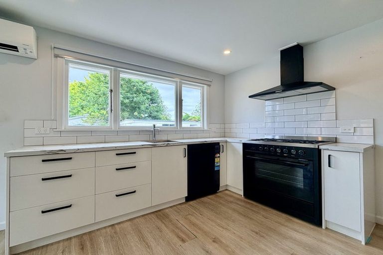 Photo of property in 35 Vagues Road, Northcote, Christchurch, 8052