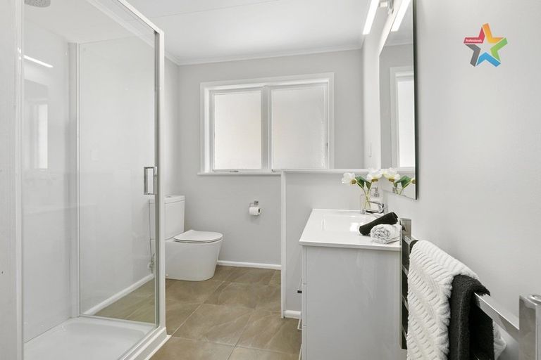 Photo of property in 35 Percy Cameron Street, Avalon, Lower Hutt, 5011