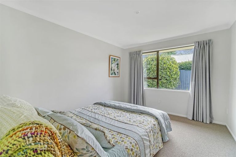 Photo of property in 15 Tyndale Place, Ilam, Christchurch, 8041