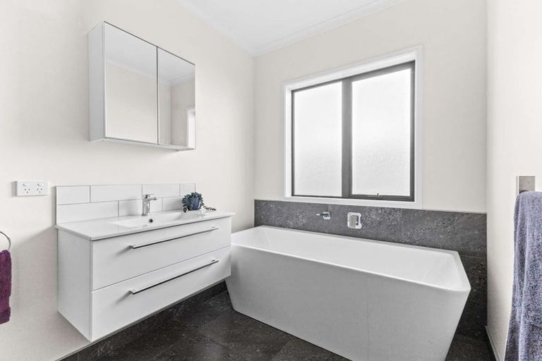 Photo of property in 48 Papawhero Drive, Bell Block, New Plymouth, 4312