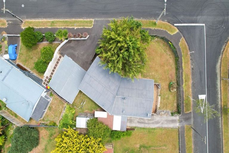 Photo of property in 2 Mabian Crescent, Deanwell, Hamilton, 3206