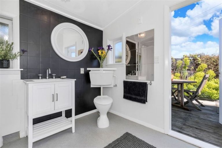 Photo of property in 18 Grierson Avenue, Amberley, 7481