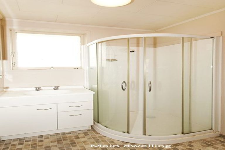 Photo of property in 30 Leaver Place, Weymouth, Auckland, 2103