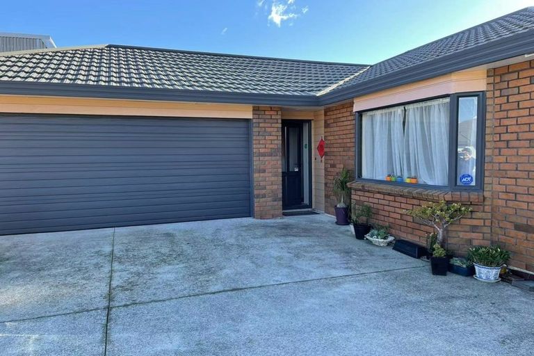 Photo of property in 65 Leighton Avenue, Waiwhetu, Lower Hutt, 5010