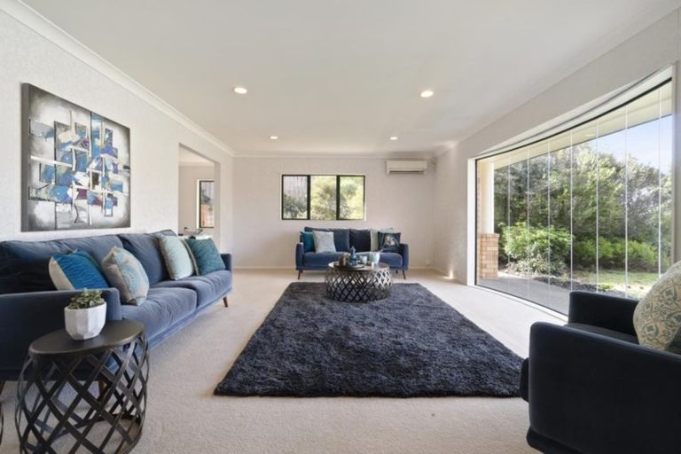 Photo of property in 30 Millstream Drive, Henderson, Auckland, 0610