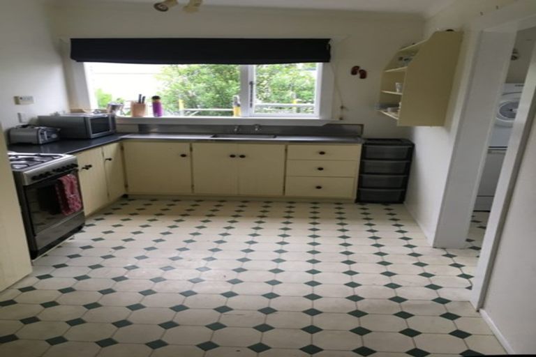 Photo of property in 12 French Street, Moturoa, New Plymouth, 4310