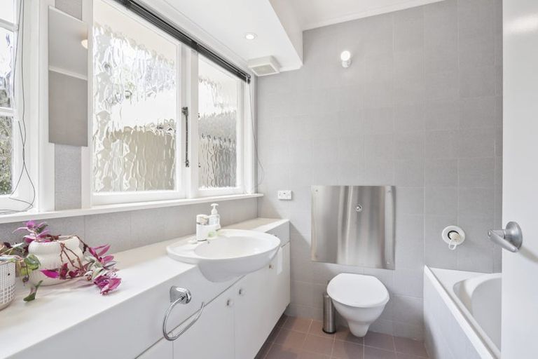 Photo of property in 85 Wood Bay Road, Titirangi, Auckland, 0604