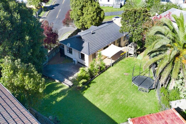 Photo of property in 26 Garton Drive, Massey, Auckland, 0614