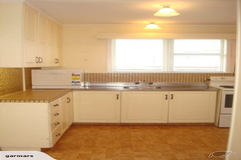 Photo of property in 66 Edgewater Drive, Pakuranga, Auckland, 2010