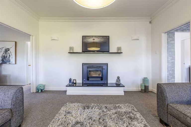Photo of property in 43 Manapouri Crescent, Hokowhitu, Palmerston North, 4410