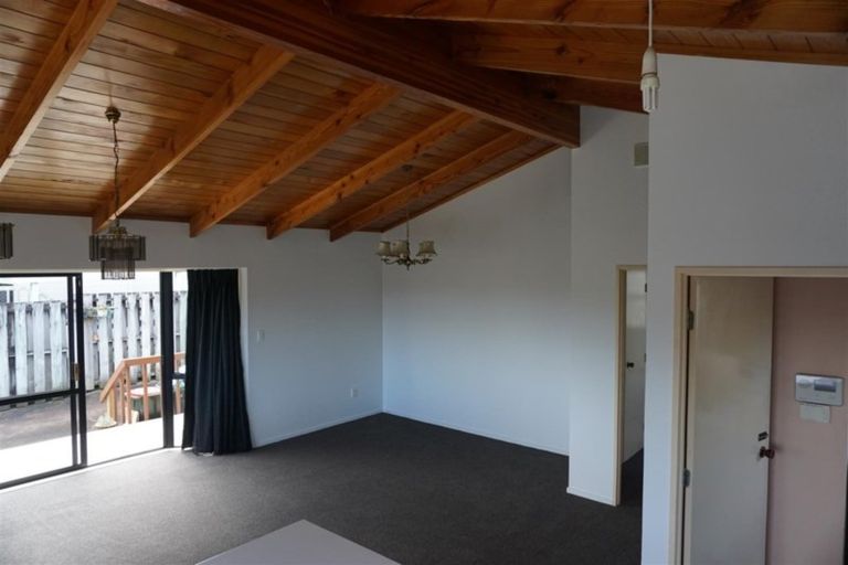 Photo of property in 4/3 Henry Street, Avondale, Auckland, 1026