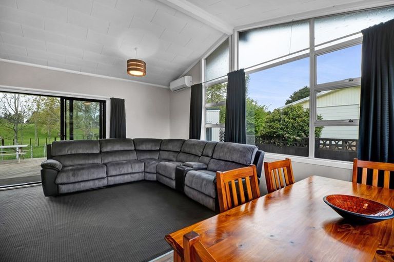 Photo of property in 10 Karaka Street, Inglewood, 4330