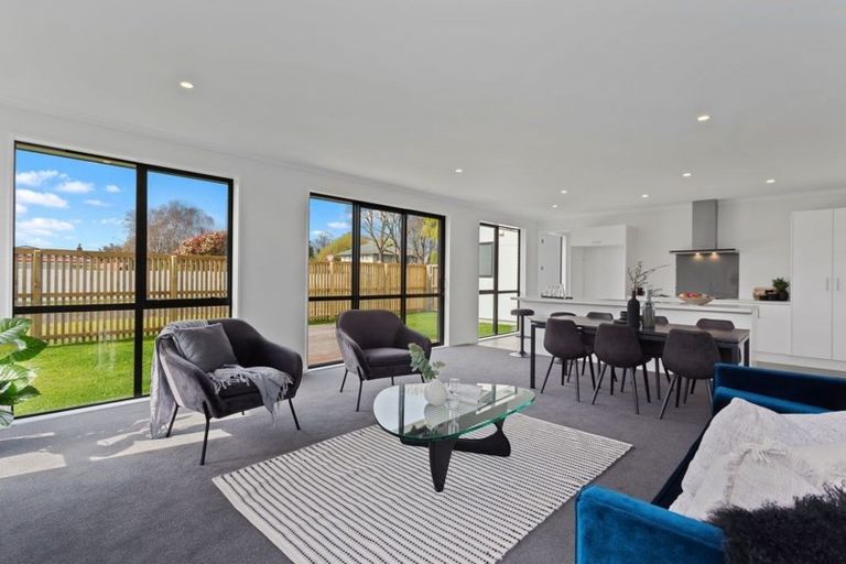 Photo of property in 18 Sholto Duncan Crescent, Halswell, Christchurch, 8025