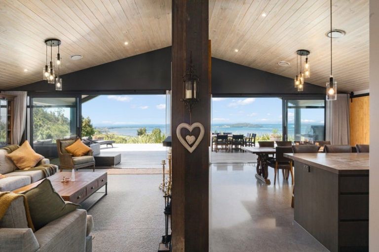 Photo of property in 1031b State Highway 2, Tanners Point, Katikati, 3177