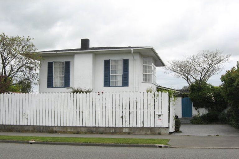 Photo of property in 17 Kinley Street, Rangiora, 7400